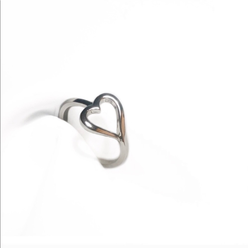 925 Sterling Silver Heart Ring - Picture 3 of 8